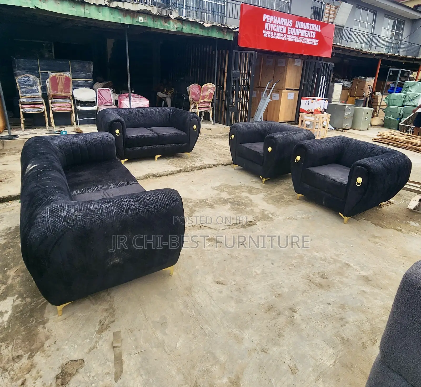 Set of Living Room Upholstery Sofa of Extreme Quality