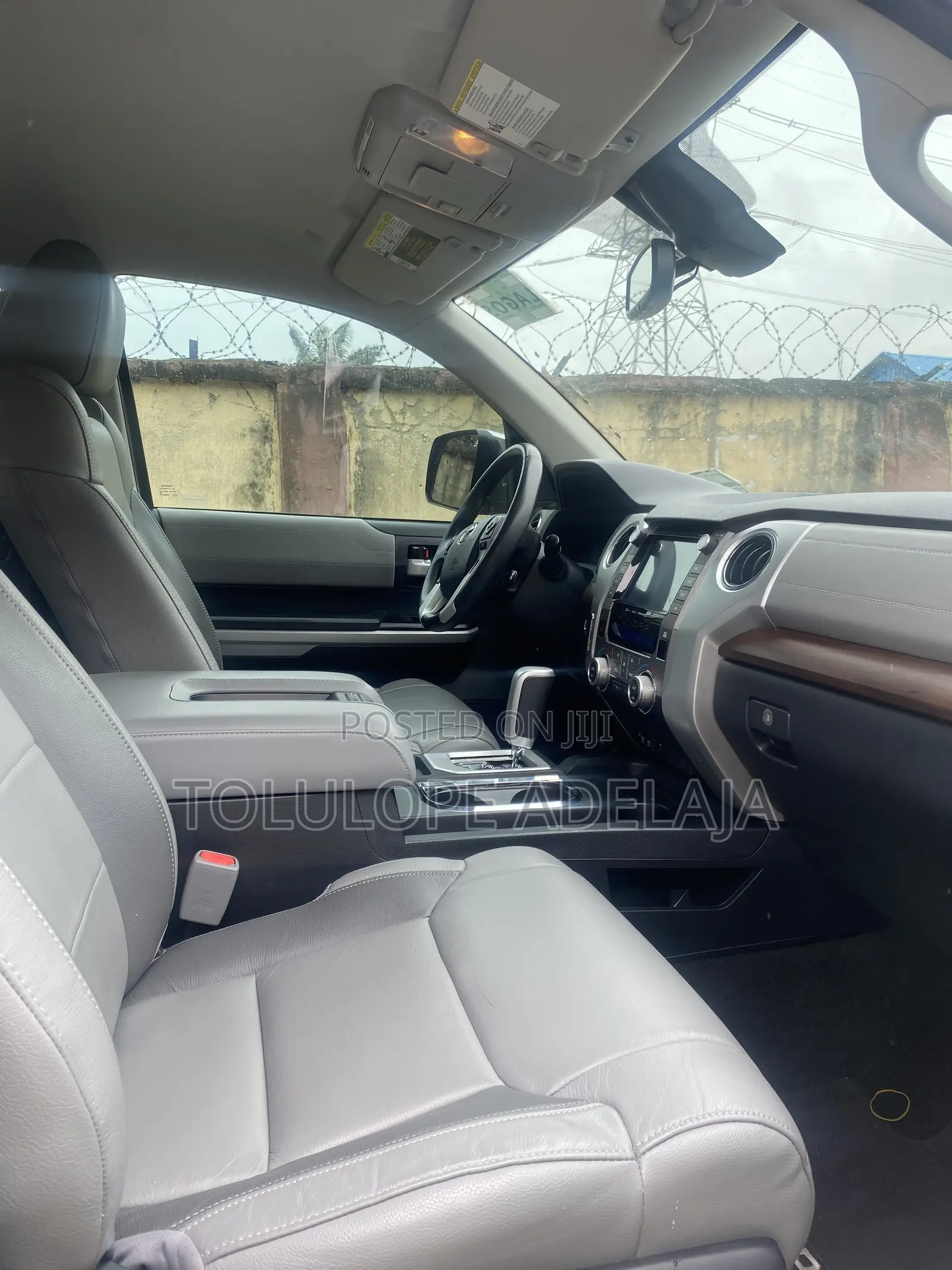 Toyota Tundra Limited 5.7L V8 4x4 Double Cab 6.6 ft. box 145.7 in. WB