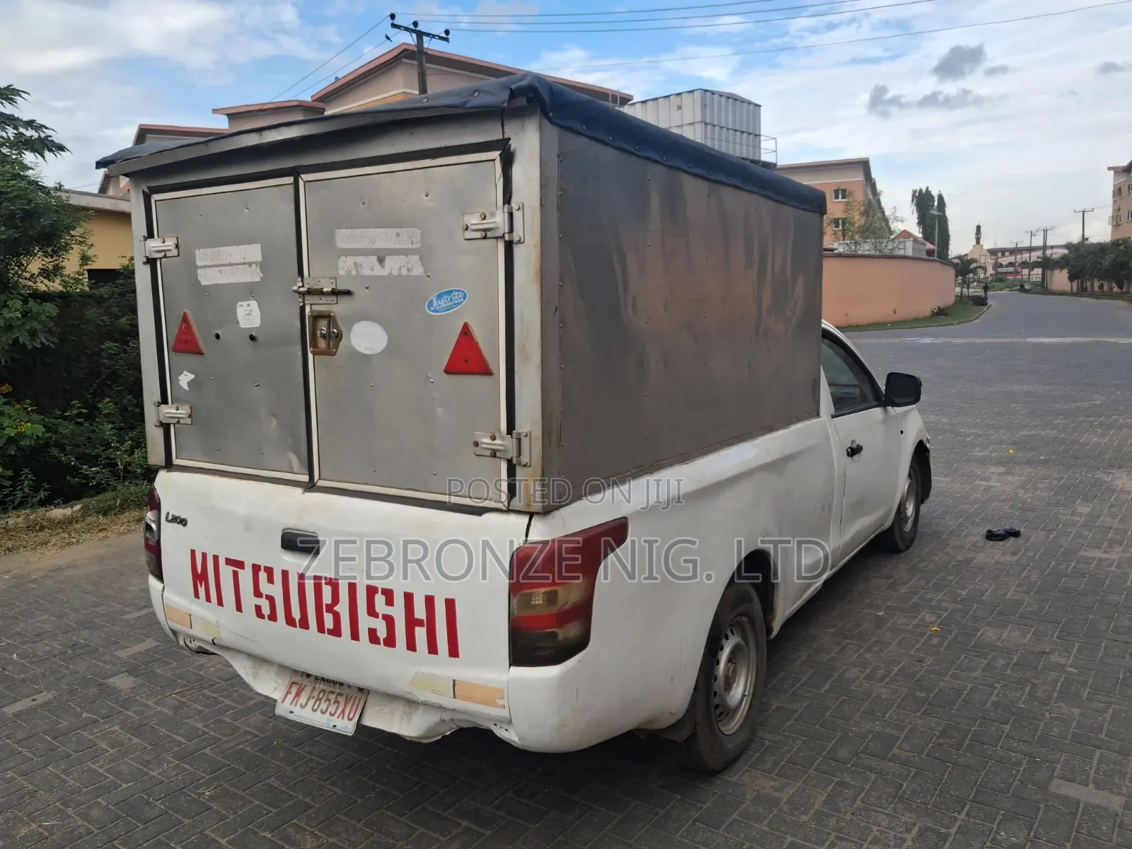 Mitsubishi L200 2011 White