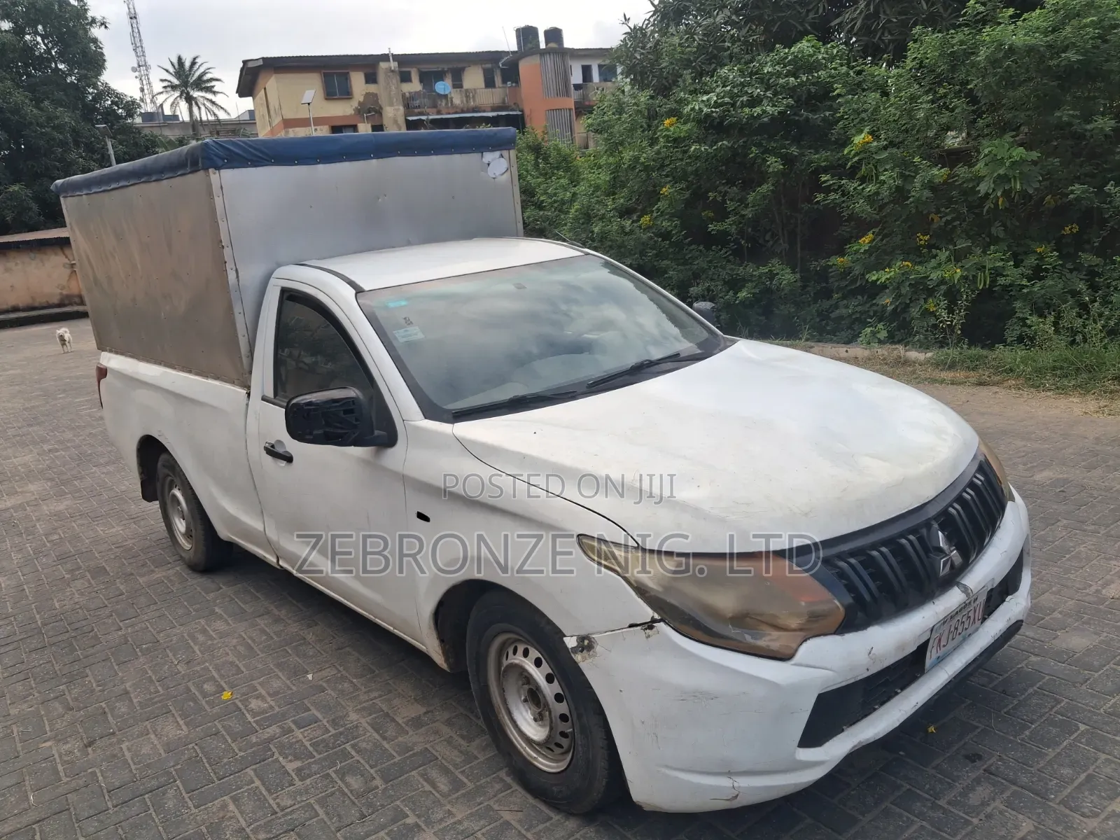 Mitsubishi L200 2011 White