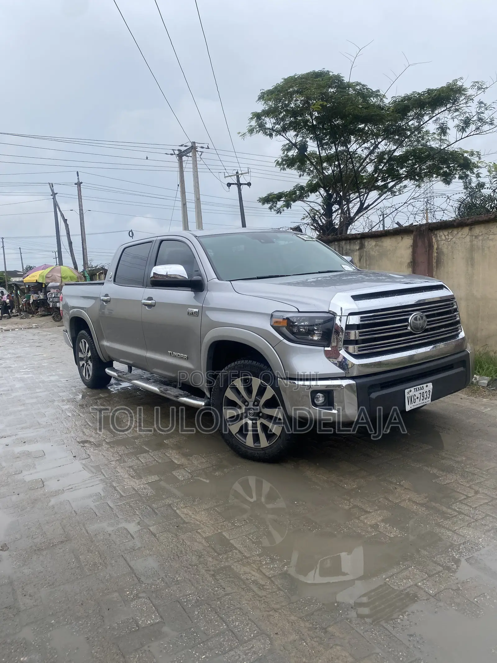 Toyota Tundra Limited 5.7L V8 4x4 Double Cab 6.6 ft. box 145.7 in. WB