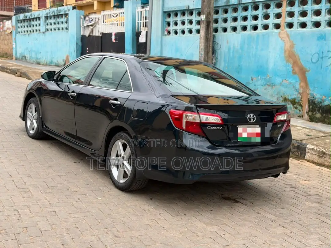Toyota Camry SE Sport 4dr Sedan (2.5L 4cyl 6A) 2014 Blue