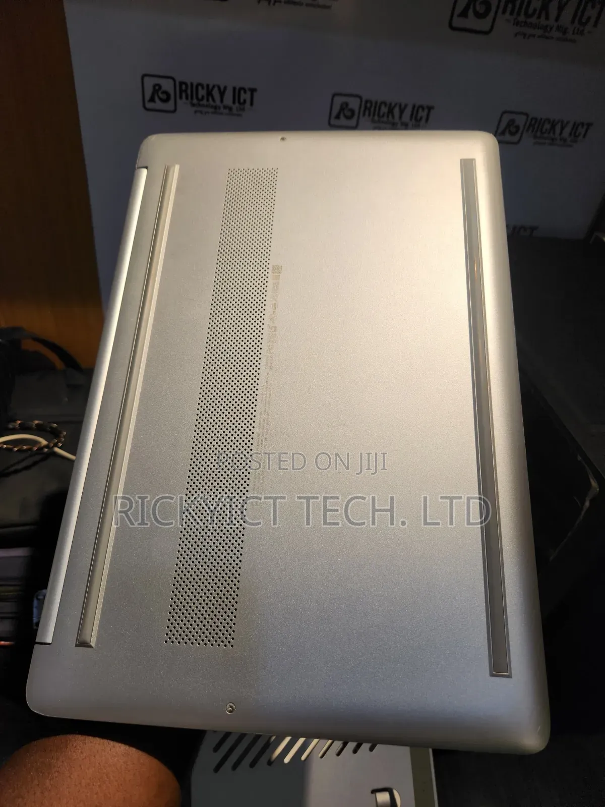 Laptop HP 15-dy2075tg 8GB Intel Core i7 SSD 256GB