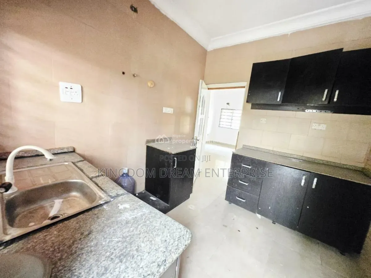 4bdrm Duplex in Osapa London Lekki for sale