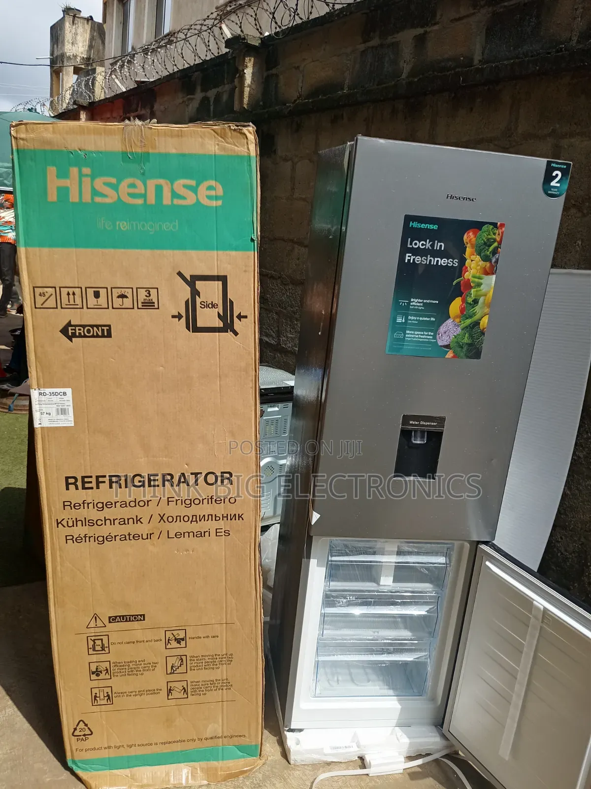 Hisense 35DCB 264L Double Door Fridge With Tempered Glass Shelves