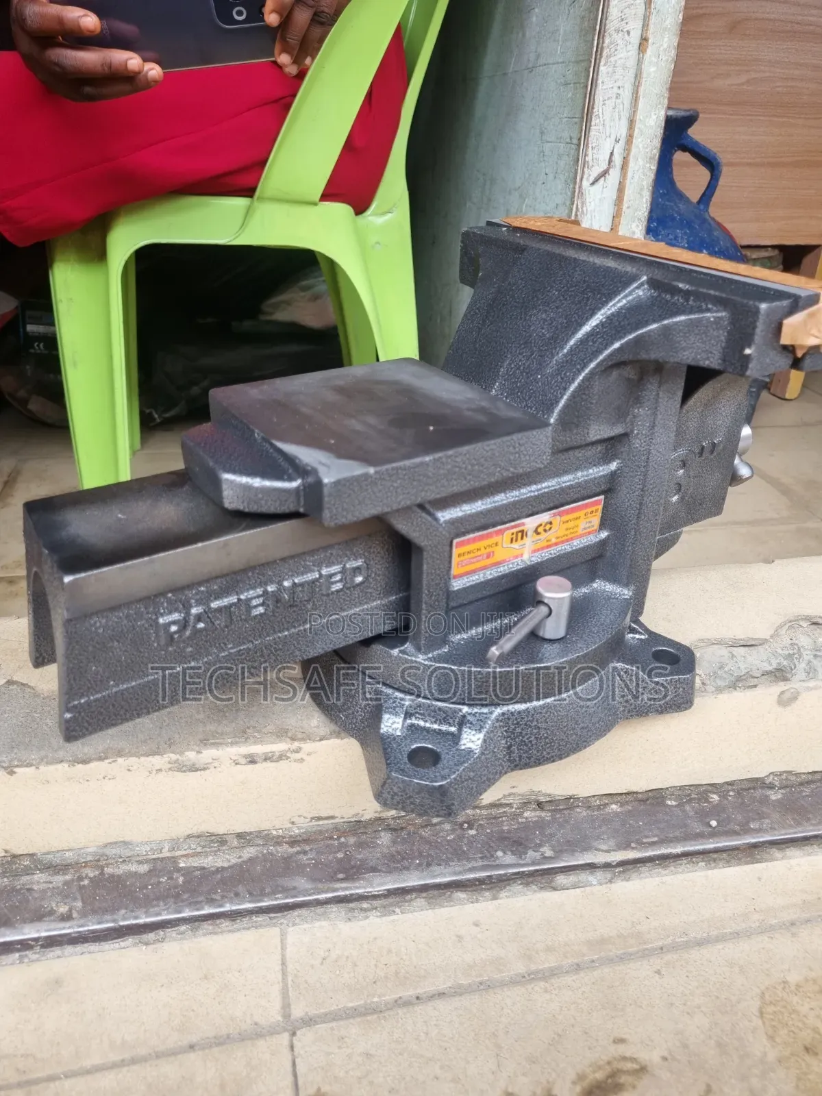 8" Ingco Swivel Base Bench Vise