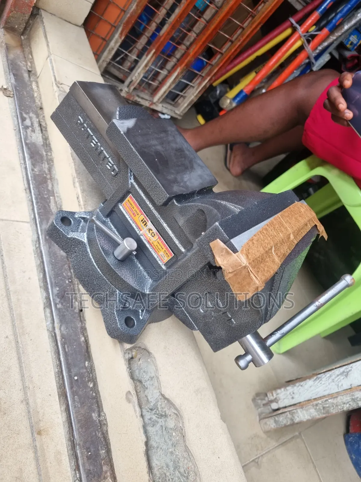 8" Ingco Swivel Base Bench Vise