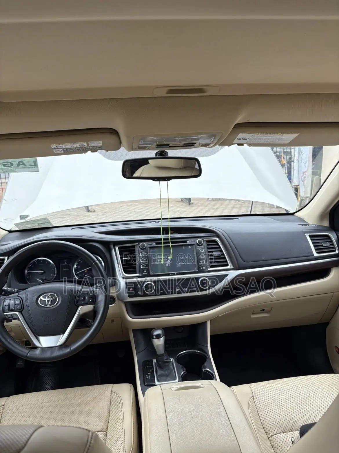 Toyota Highlander XLE 4dr SUV AWD (3.5L 6cyl 6A) 2015 Gold