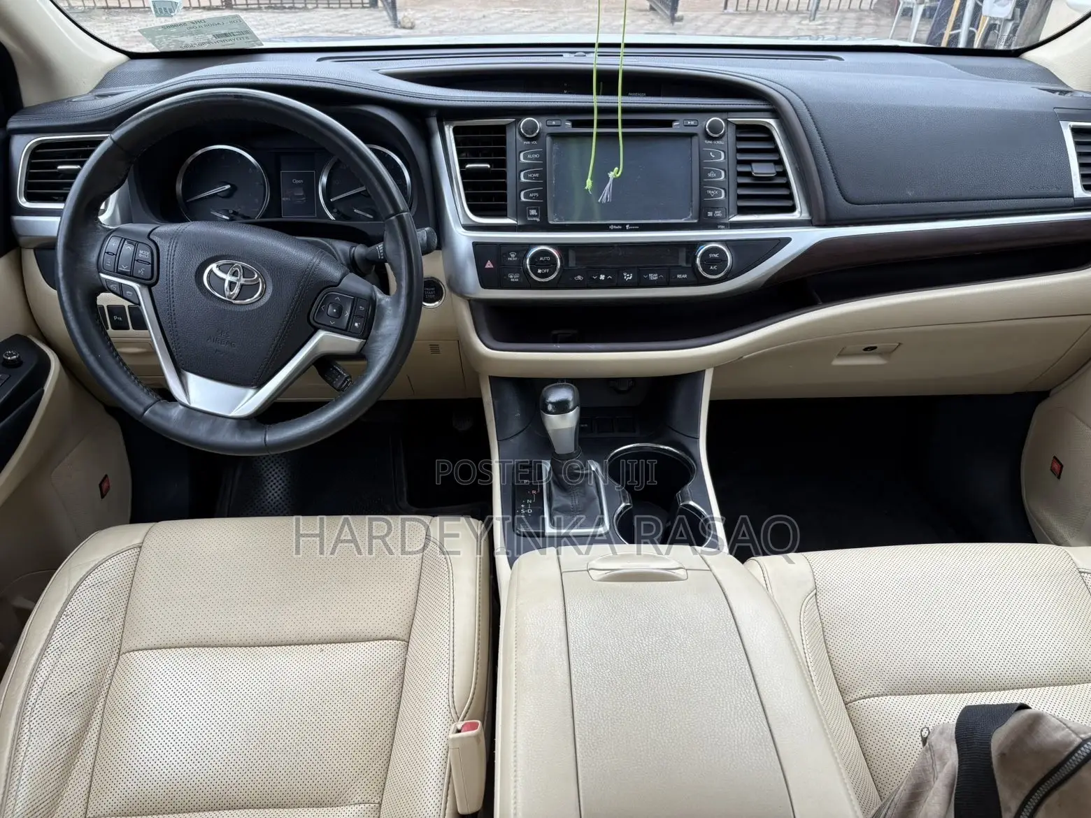 Toyota Highlander XLE 4dr SUV AWD (3.5L 6cyl 6A) 2015 Gold