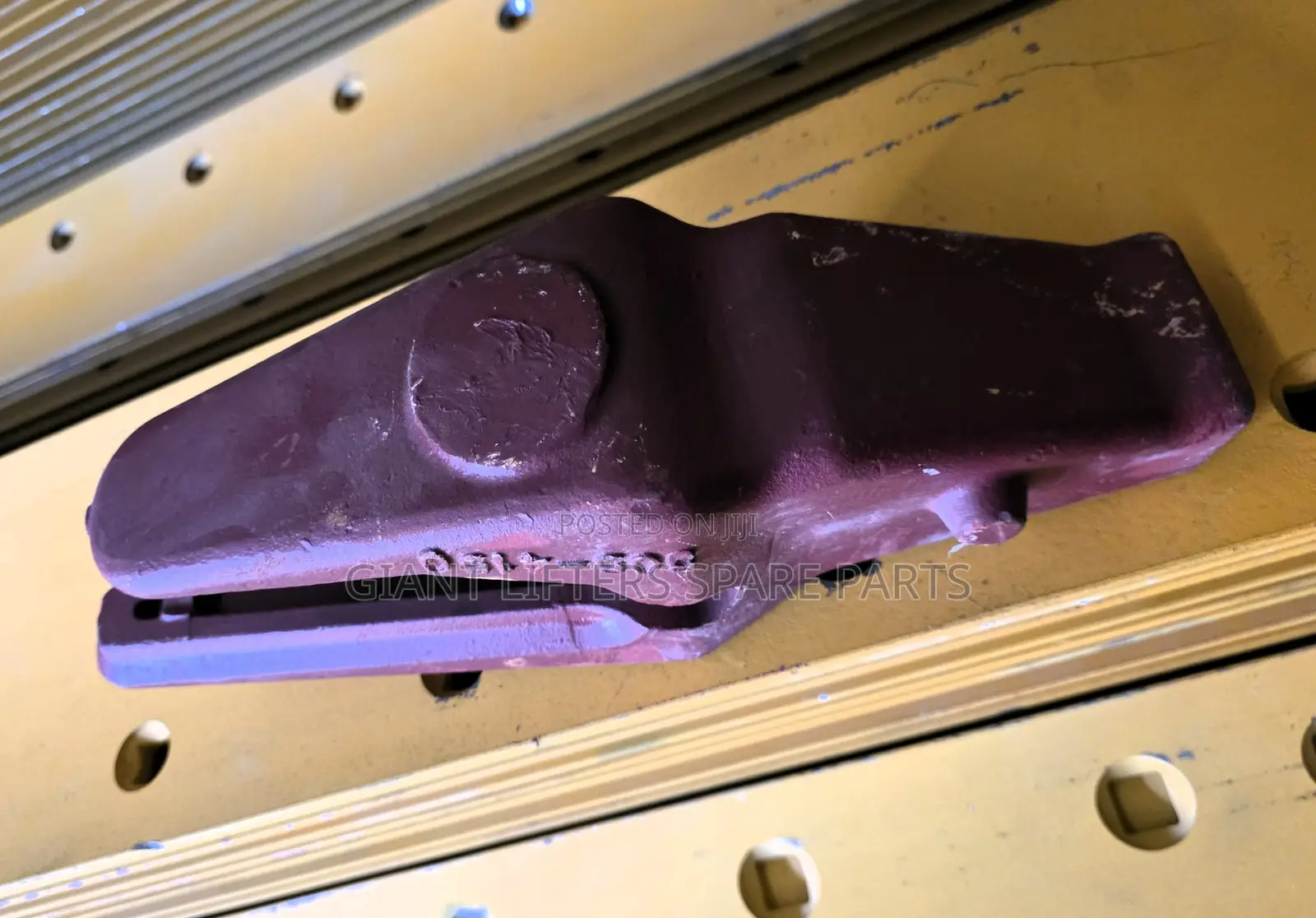505-4150 / A100 Bucket Adapter – Weld-on Center