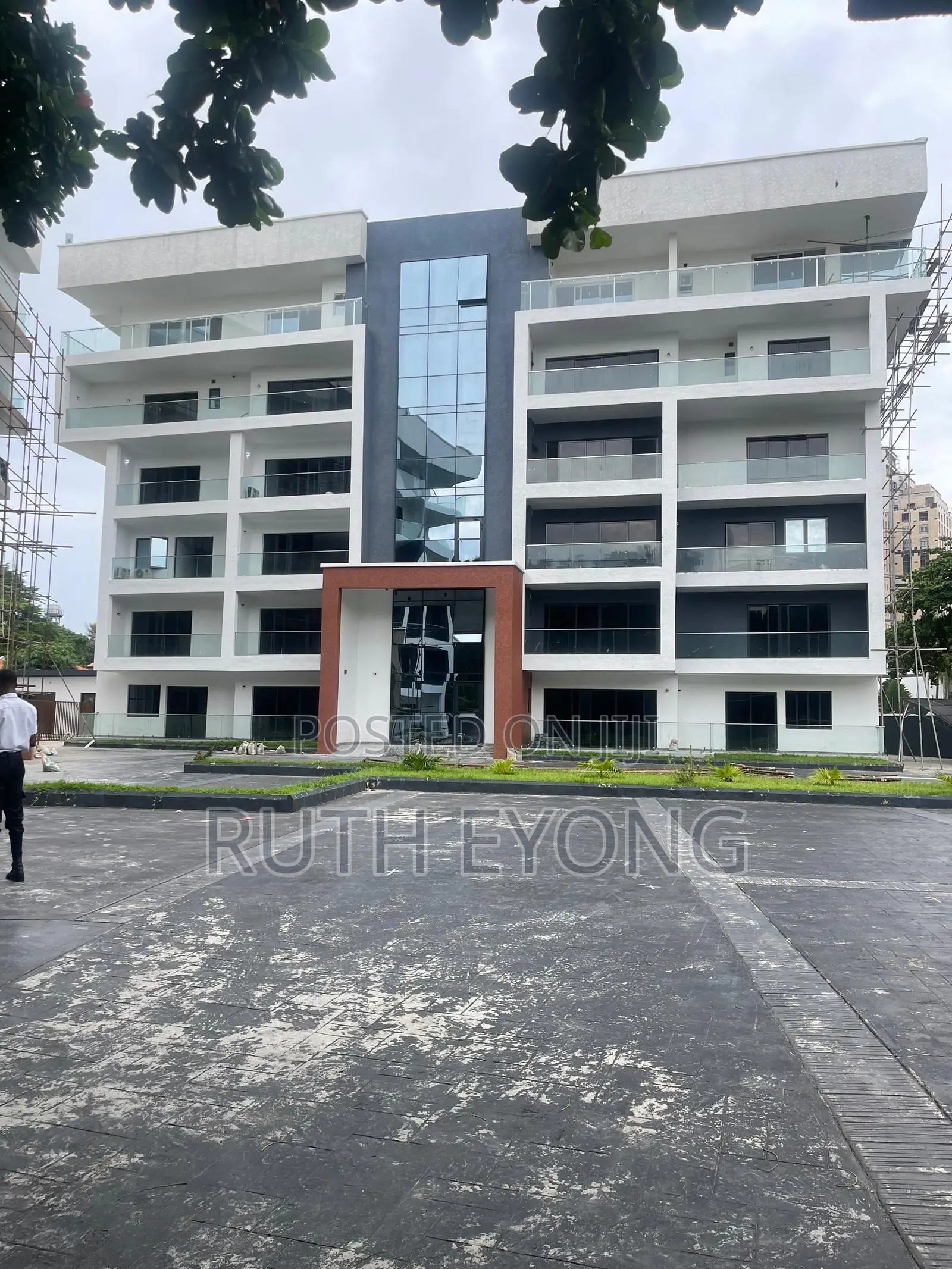 3bdrm Apartment in Ikoyi Lagos for sale