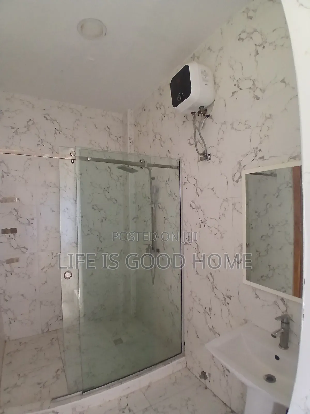 1bdrm Shared Apartment in Seaview Estate, Chevron for rent