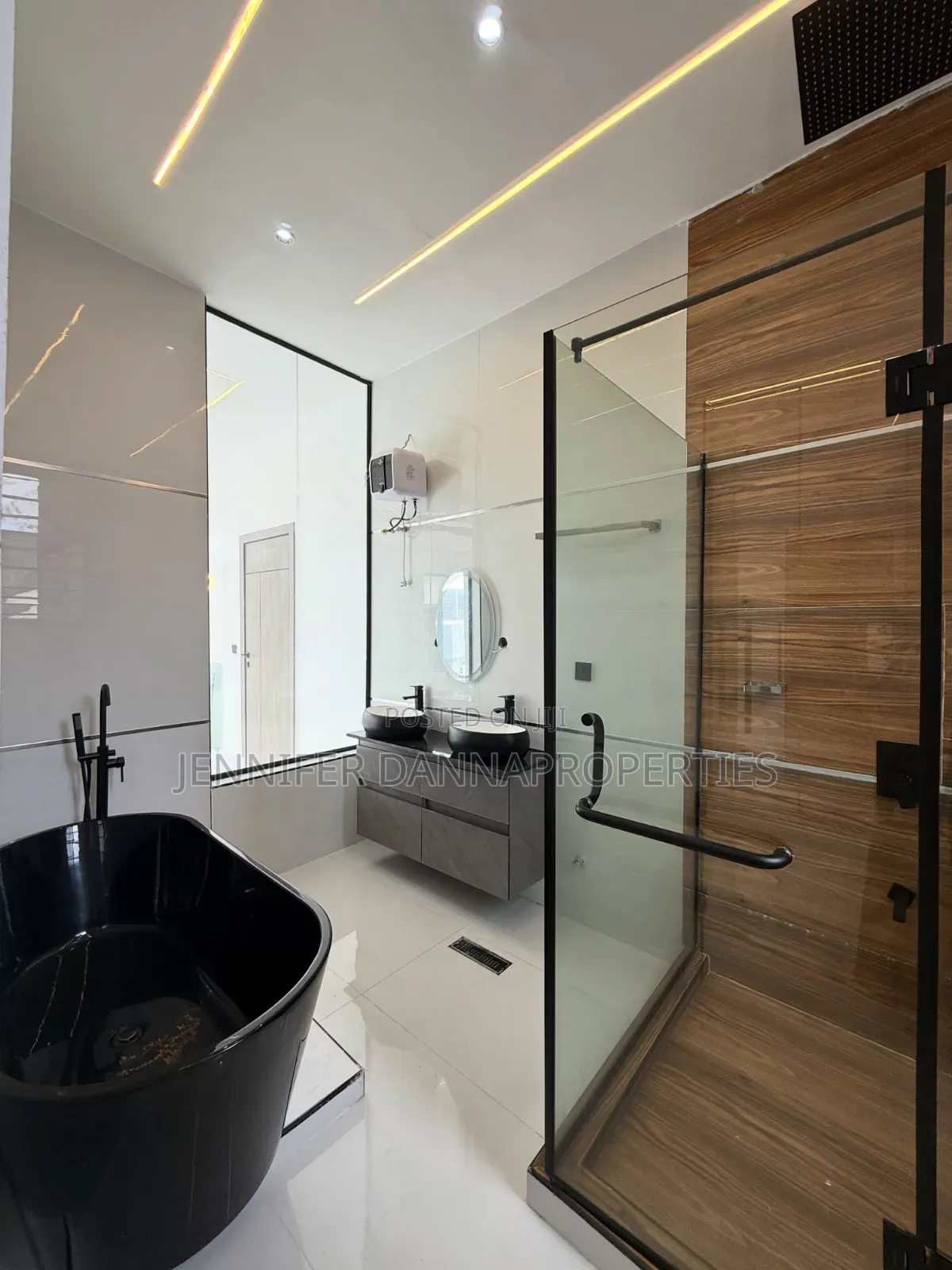 5bdrm Duplex in Sangotedo for sale