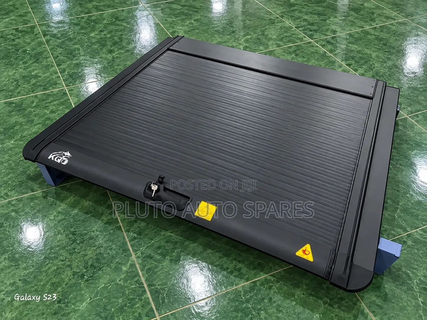 Jac T9 4×4 Aluminum Retractable Roller Boot Cover TRD Spoiler