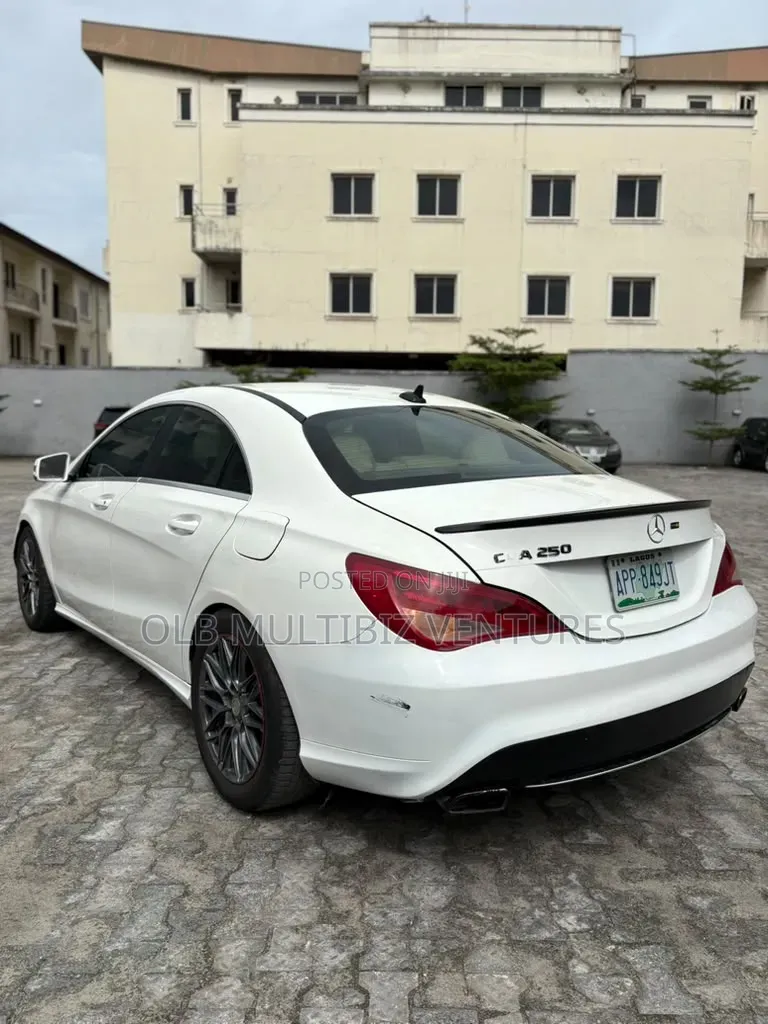 Mercedes-Benz C250 2015 White