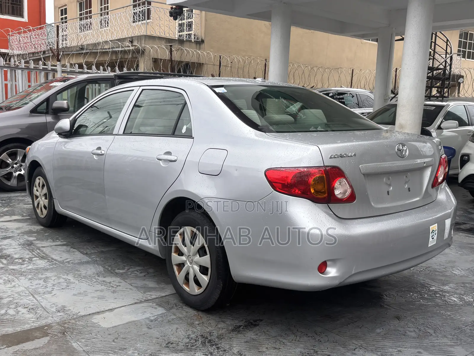 Toyota Corolla LE 4dr Sedan (1.8L 4cyl 4A) 2010 Silver