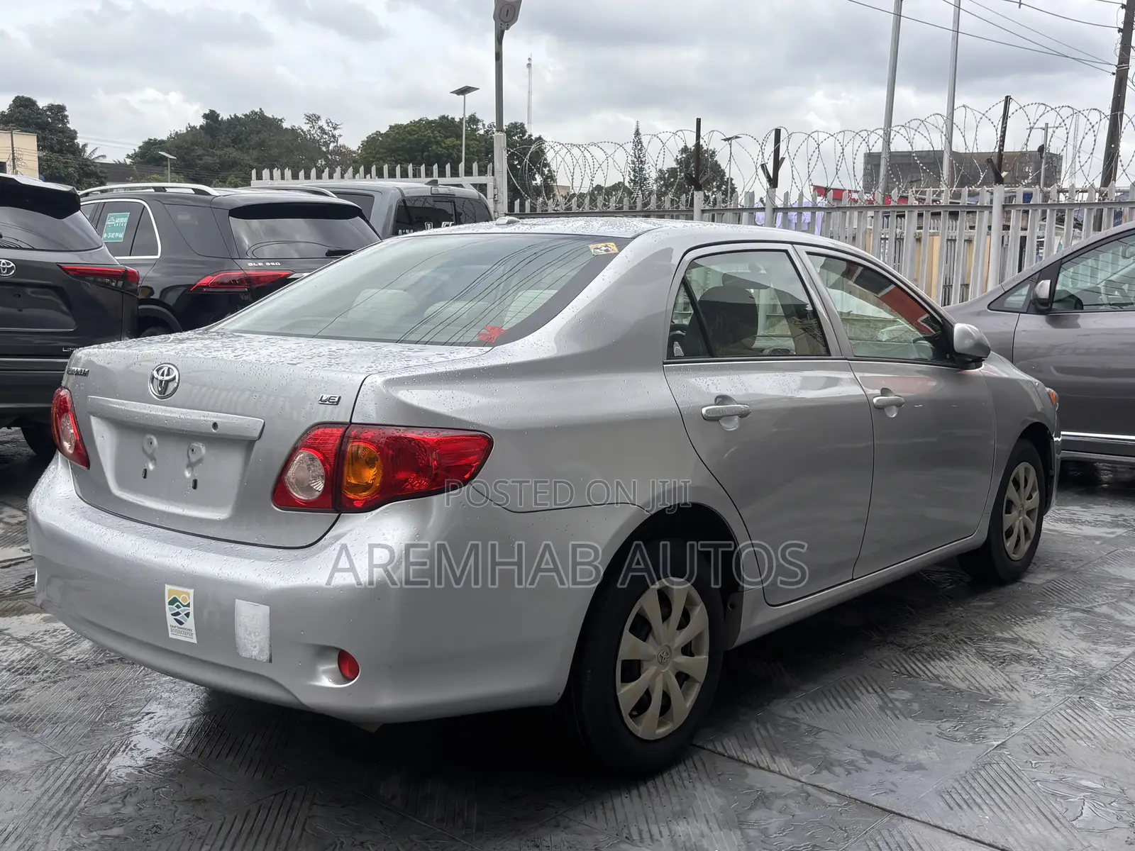 Toyota Corolla LE 4dr Sedan (1.8L 4cyl 4A) 2010 Silver