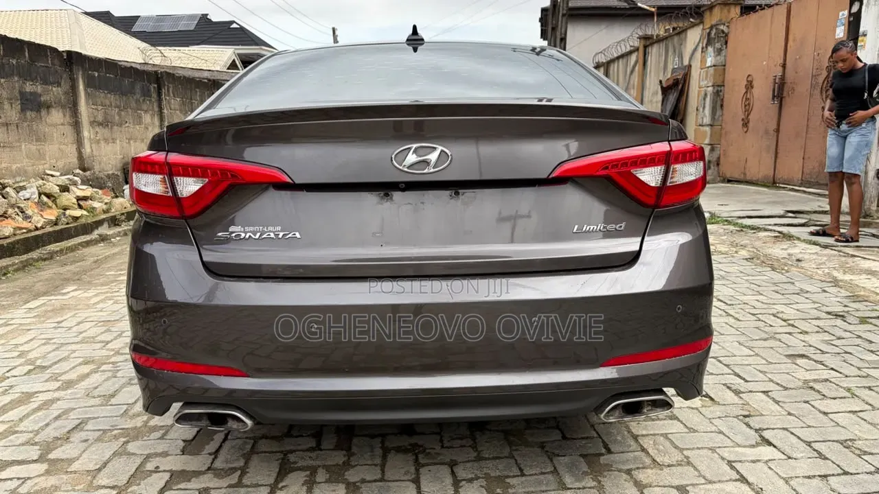 Hyundai Sonata Limited Sedan FWD (2.4L 4cyl 6A) 2016 Brown