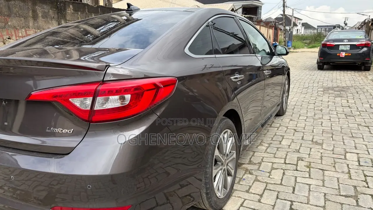 Hyundai Sonata Limited Sedan FWD (2.4L 4cyl 6A) 2016 Brown