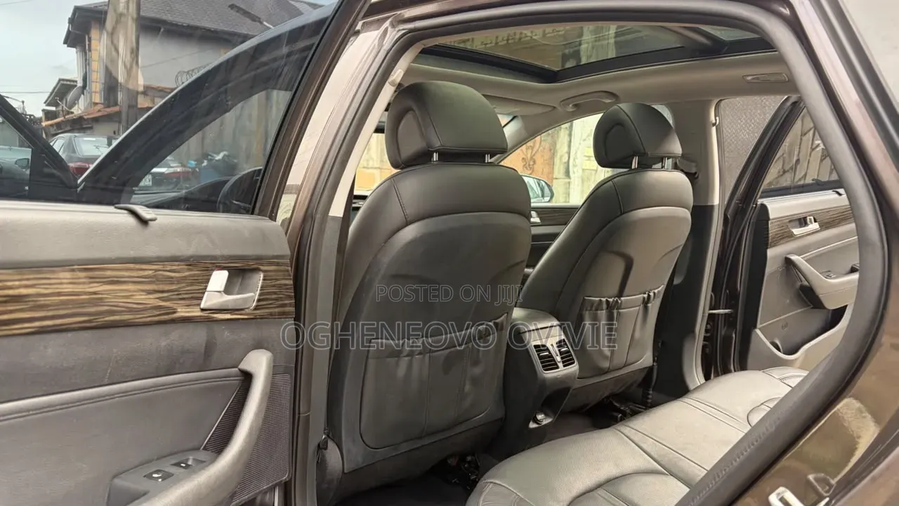 Hyundai Sonata Limited Sedan FWD (2.4L 4cyl 6A) 2016 Brown