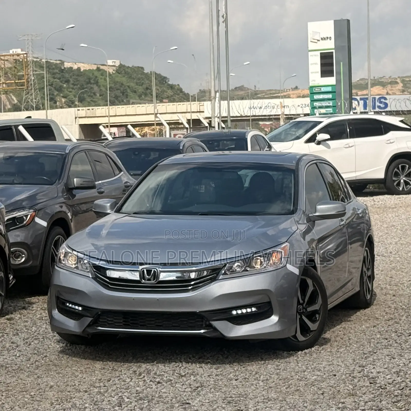 Honda Accord EX-L V6 4dr Sedan FWD (3.5L 6cyl 6A) 2017 Silver