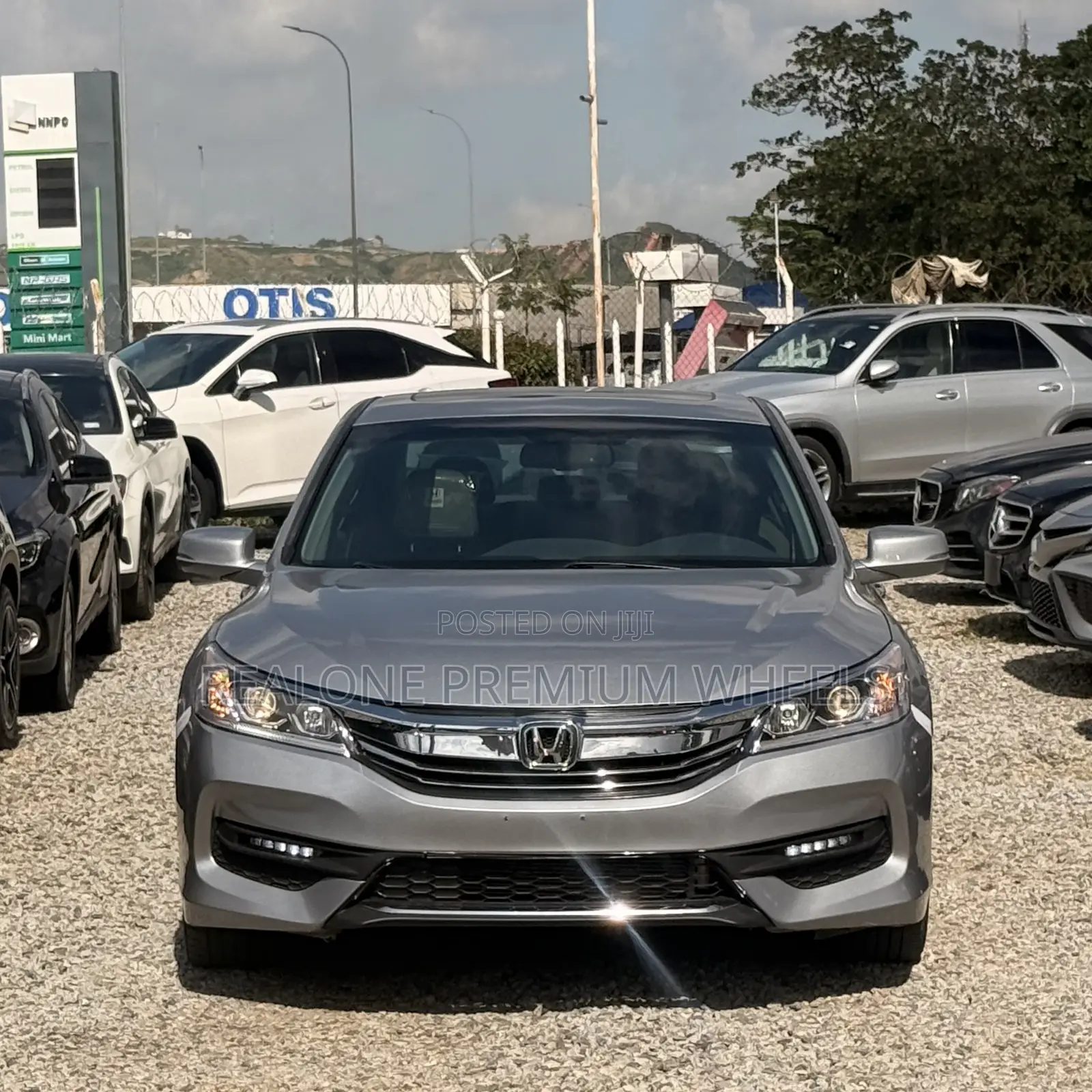 Honda Accord EX-L V6 4dr Sedan FWD (3.5L 6cyl 6A) 2017 Silver