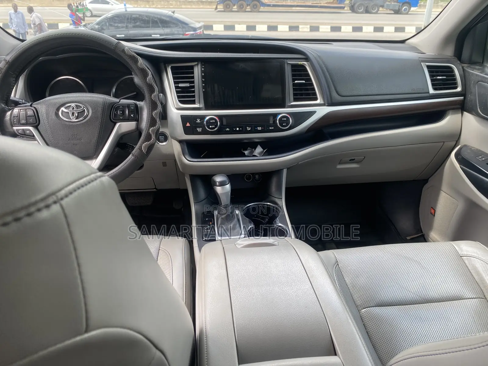 Toyota Highlander Limited Platinum 4dr SUV AWD (3.5L 6cyl 6A) 2015