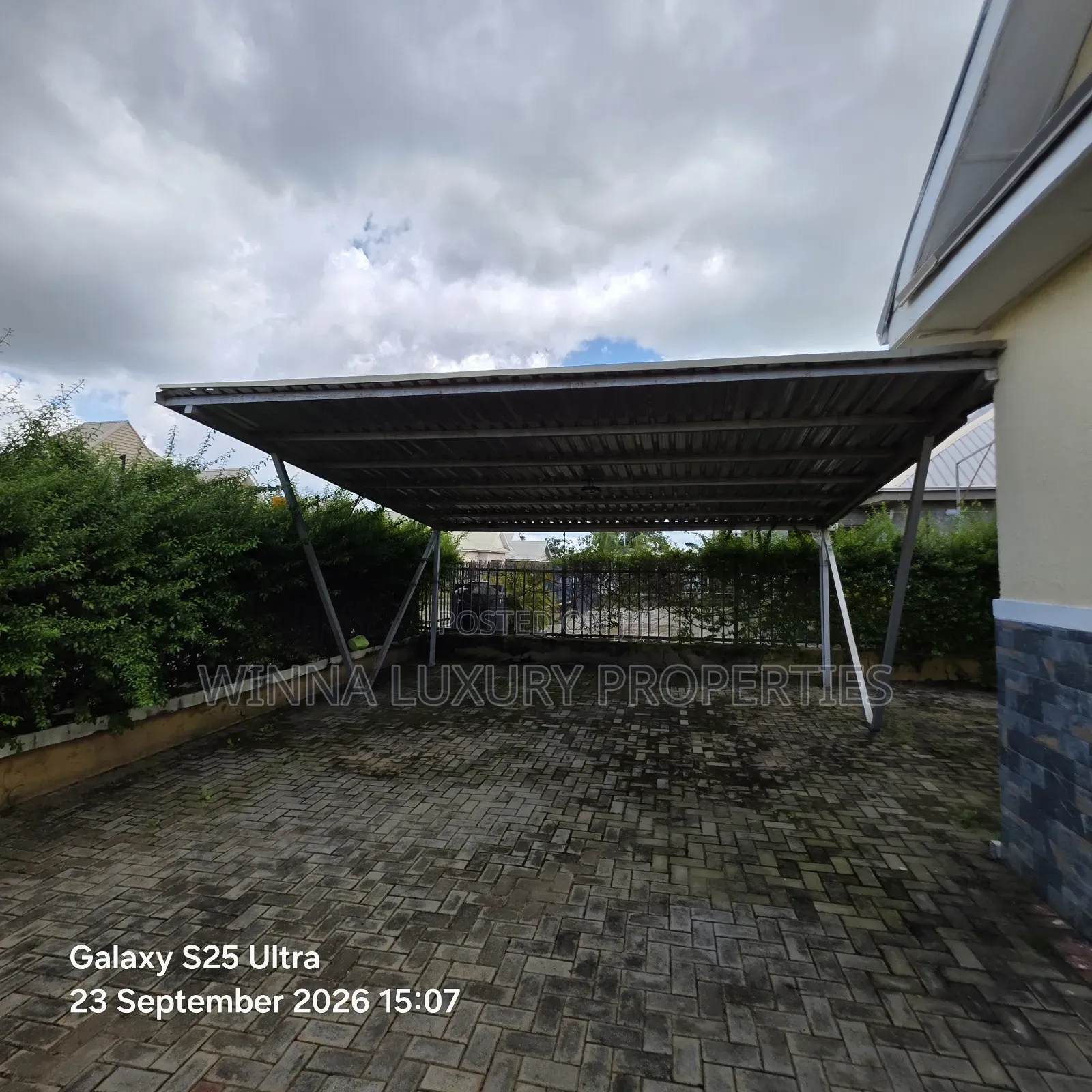 5bdrm Bungalow in Von Garden Estate, Lugbe District for sale