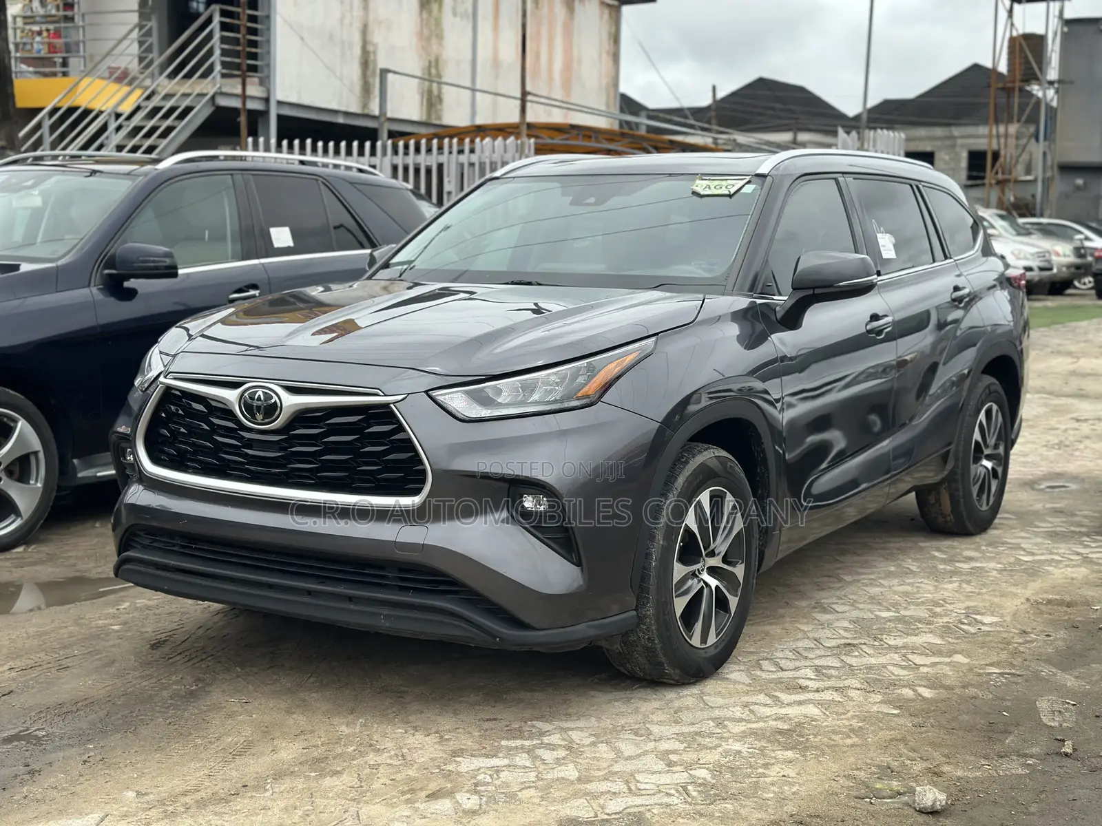 Toyota Highlander XLE 2021 Gray
