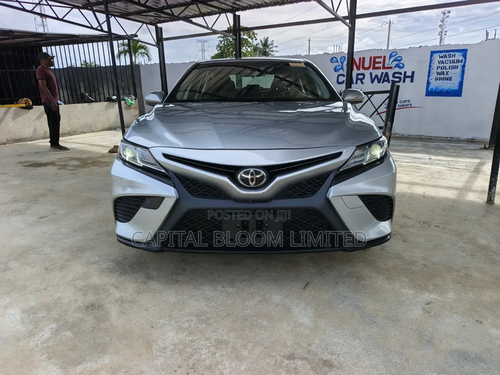 Toyota Camry SE FWD (2.5L 4cyl 8AM) 2018 Silver