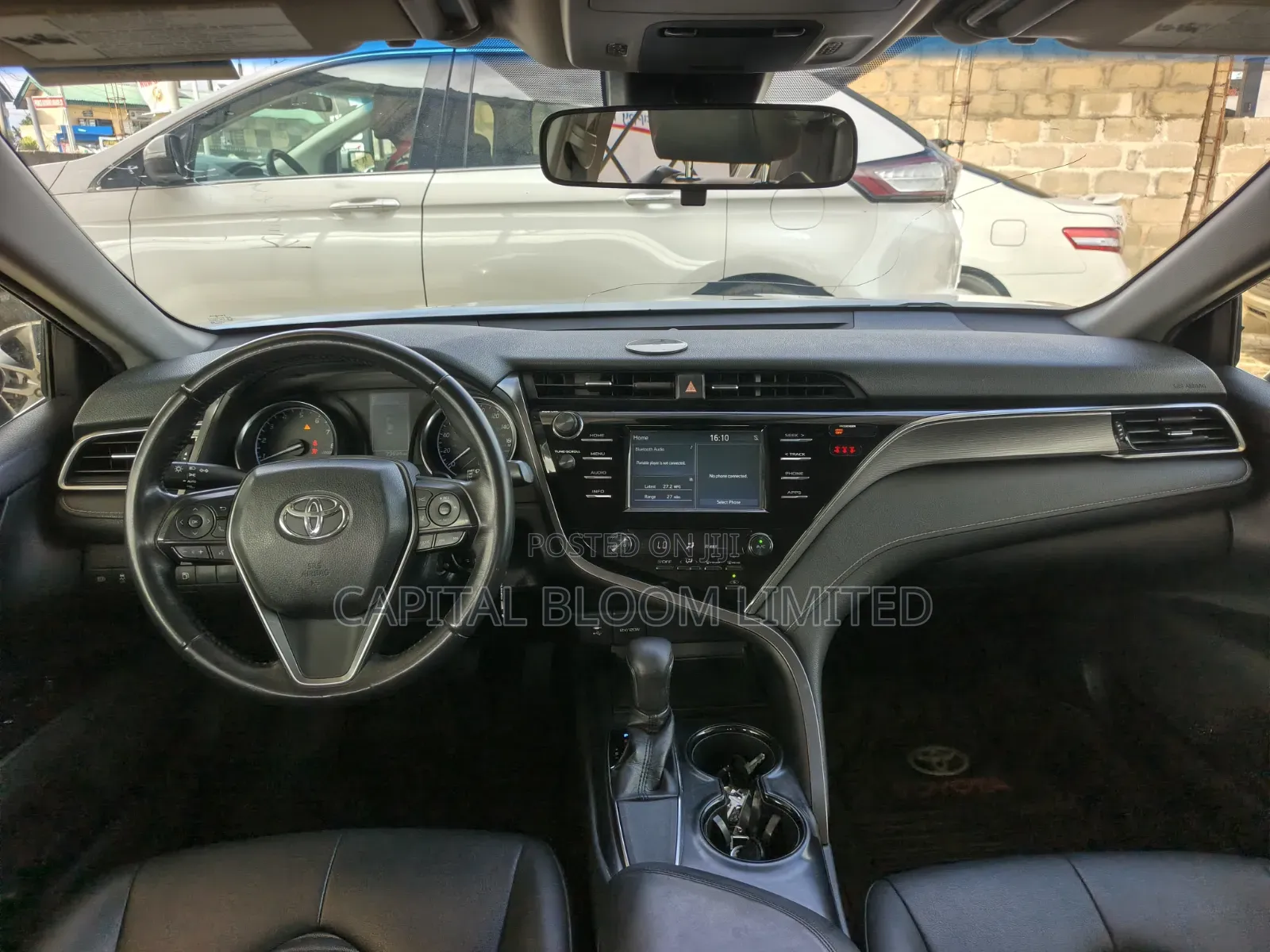 Toyota Camry SE FWD (2.5L 4cyl 8AM) 2018 Silver