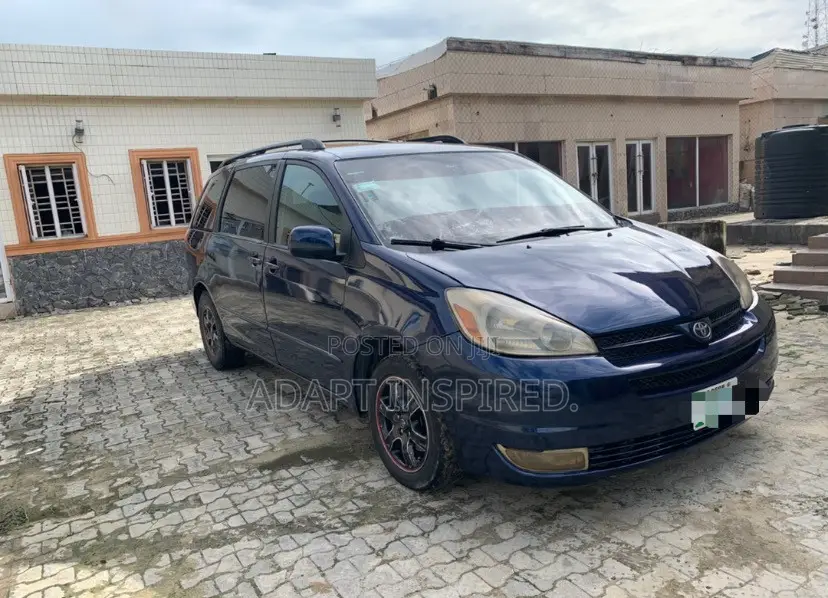 Toyota Sienna 2005 Blue