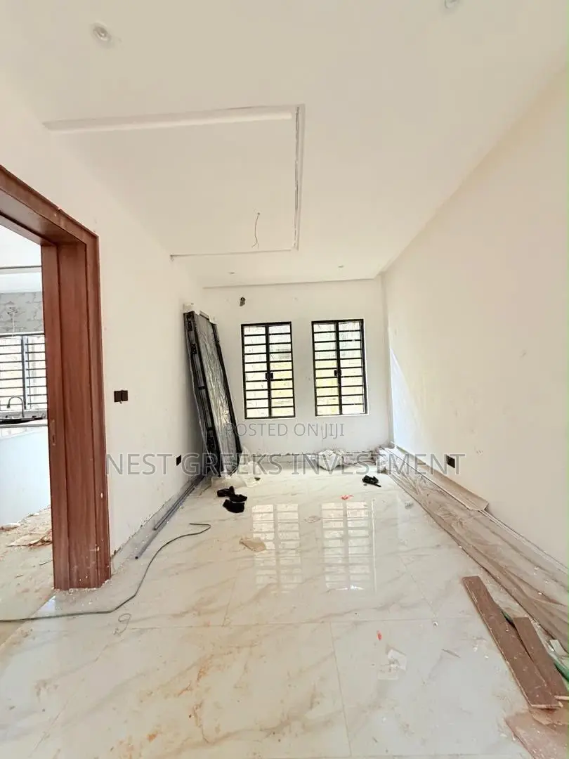 4bdrm Duplex in Adeniyi Jones for sale