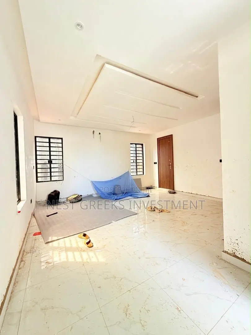 4bdrm Duplex in Adeniyi Jones for sale