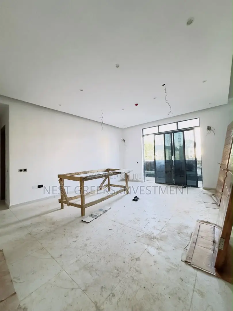 3bdrm Apartment in Ikeja GRA for sale