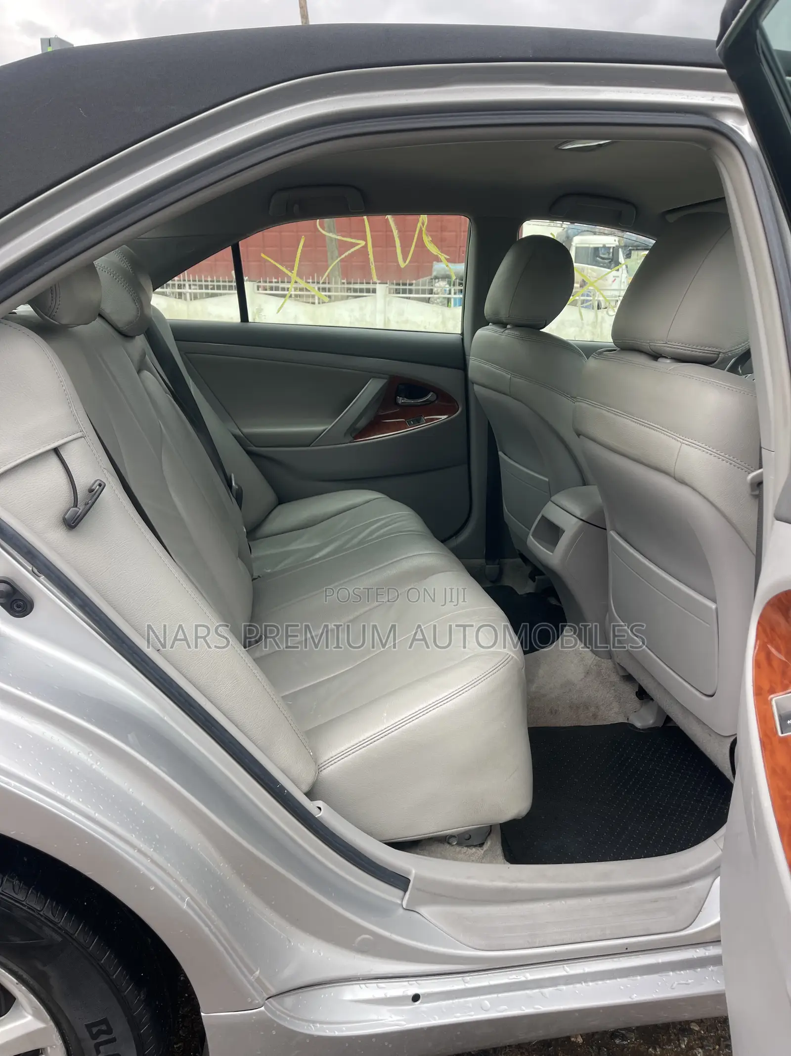 Toyota Camry LE 4dr Sedan (2.5L 4cyl 6AM) 2010 Silver
