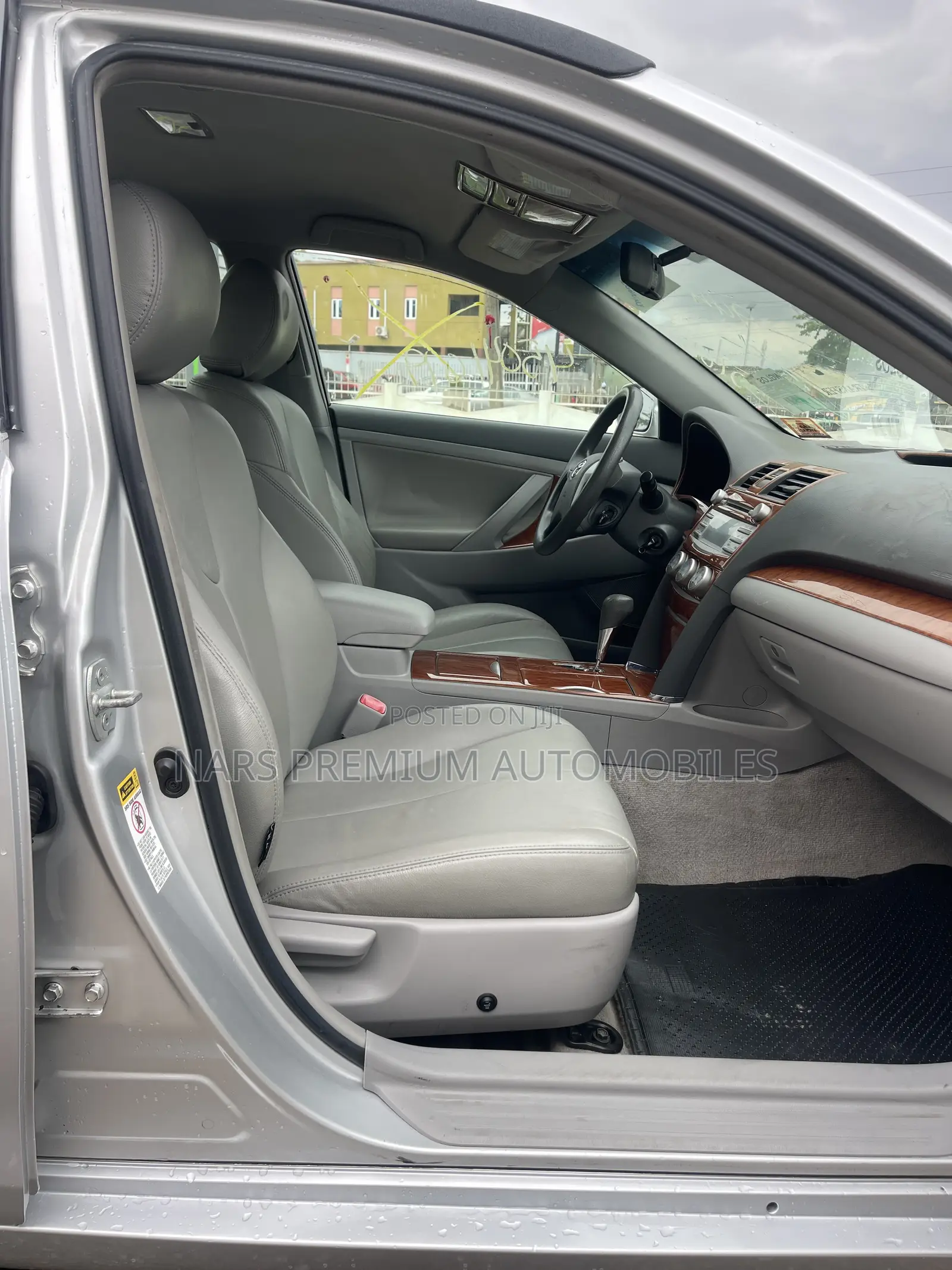 Toyota Camry LE 4dr Sedan (2.5L 4cyl 6AM) 2010 Silver