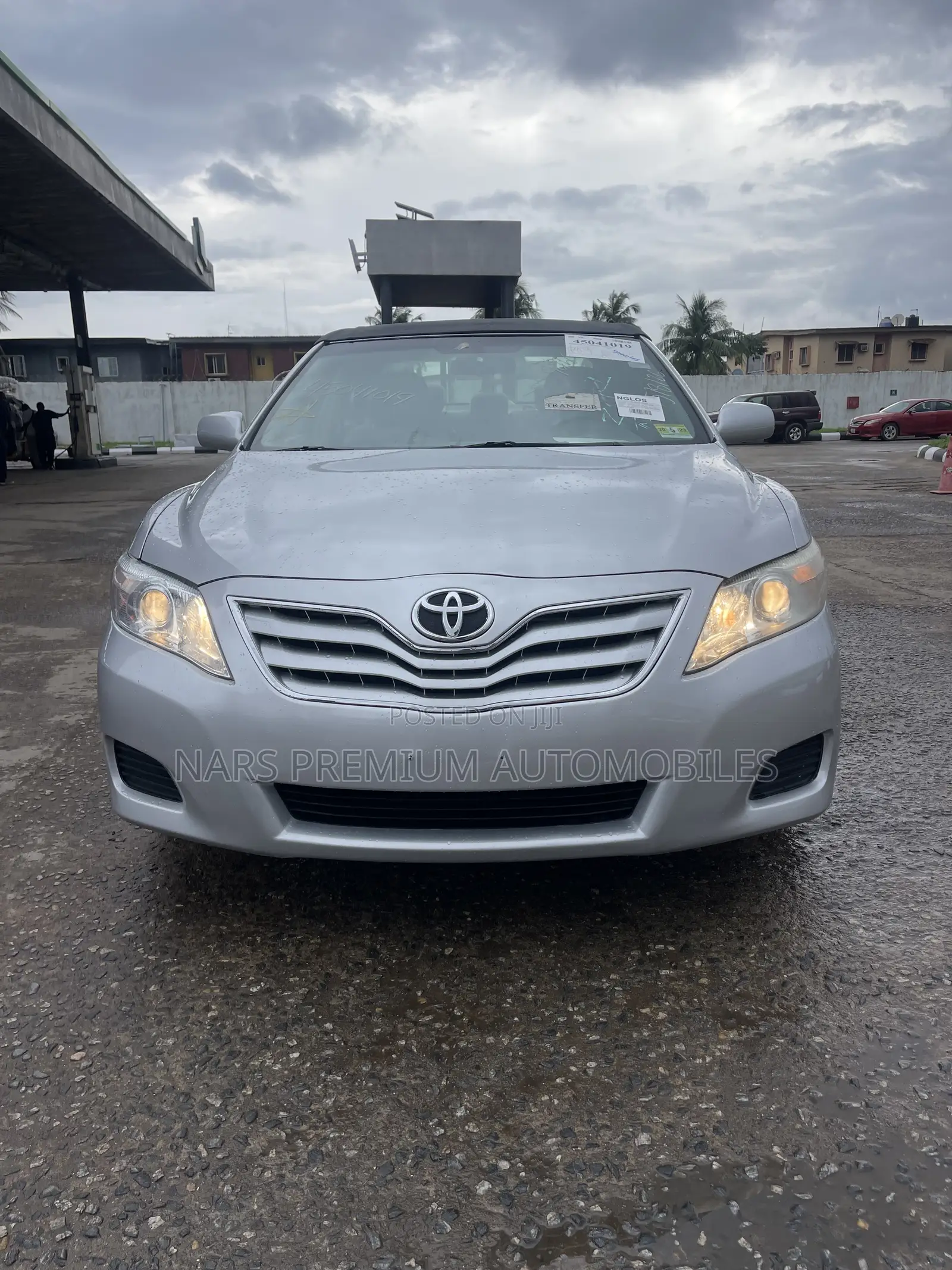 Toyota Camry LE 4dr Sedan (2.5L 4cyl 6AM) 2010 Silver