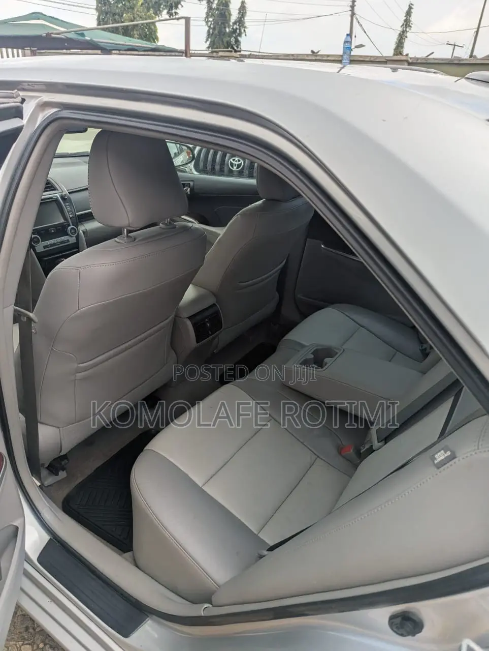 Toyota Camry XLE 4dr Sedan (2.5L 4cyl 6A) 2014 Silver