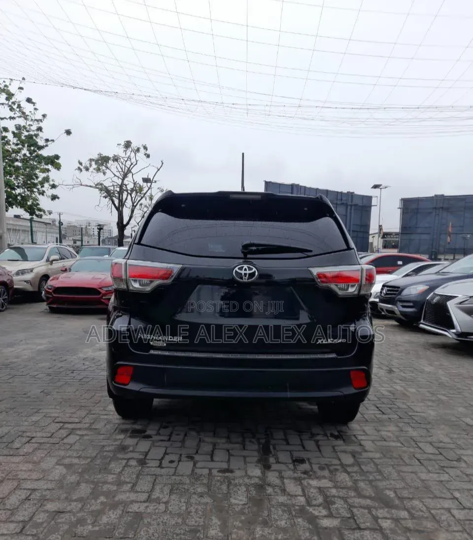 Toyota Highlander XLE V6 4x4 (3.5L 6cyl 6A) 2016 Black