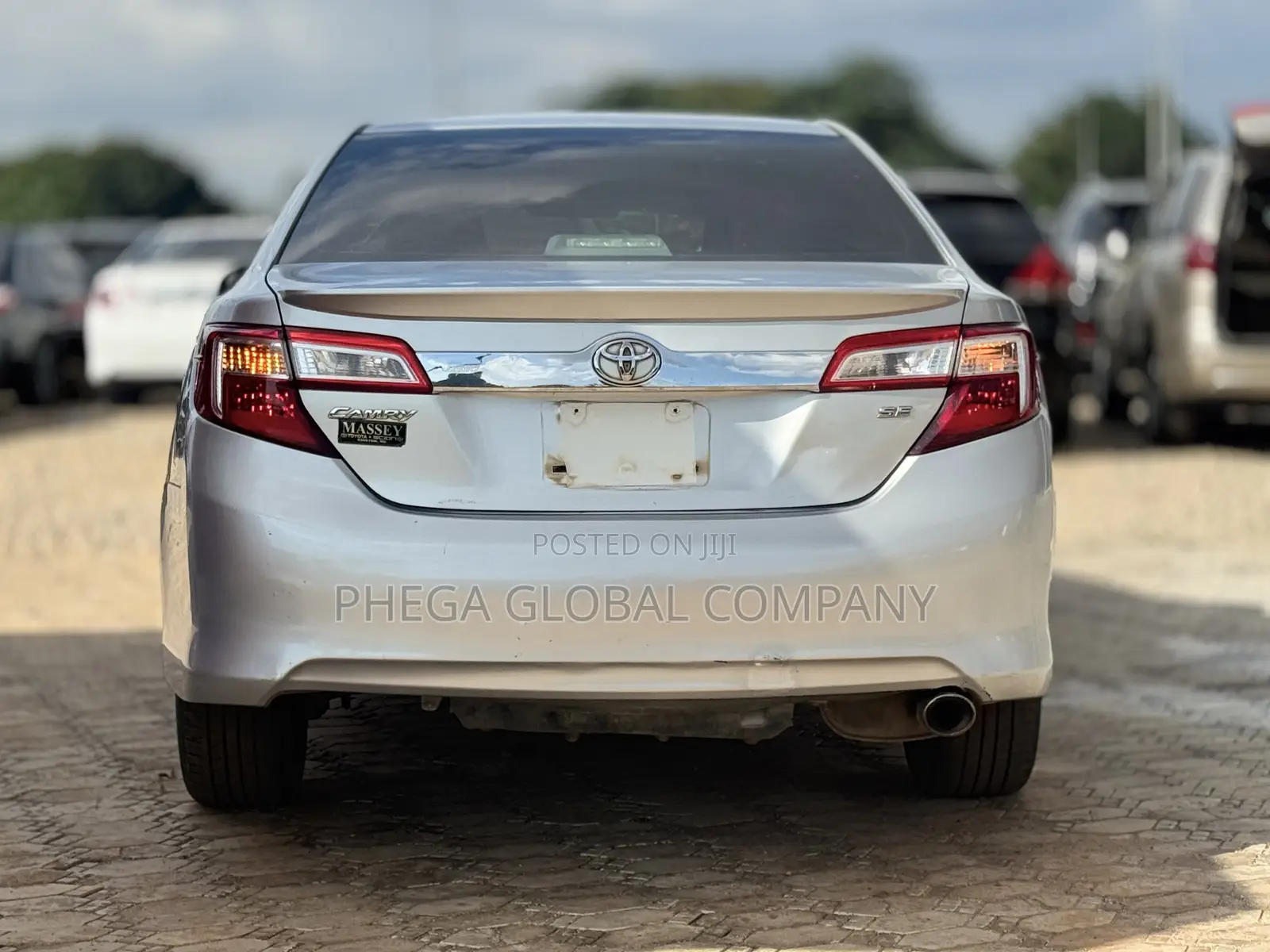 Toyota Camry SE 4dr Sedan (2.5L 4cyl 6A) 2013 Silver