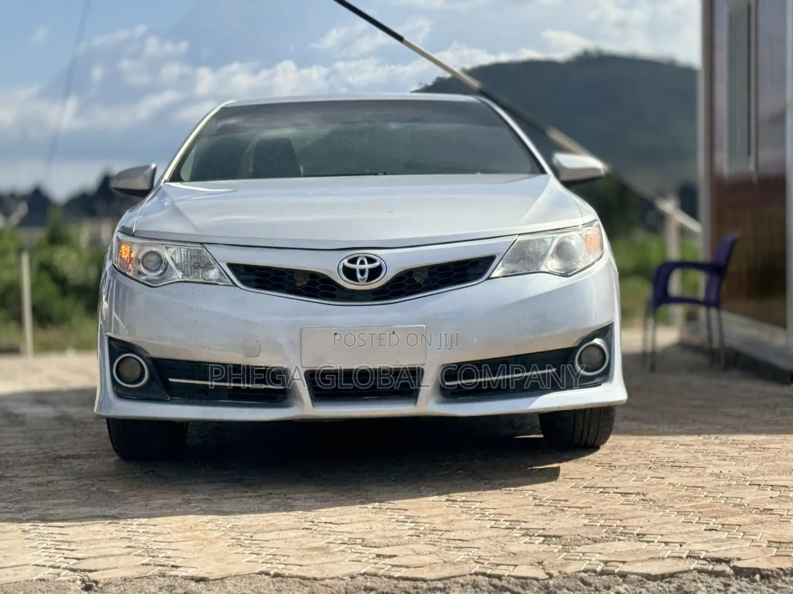 Toyota Camry SE 4dr Sedan (2.5L 4cyl 6A) 2013 Silver