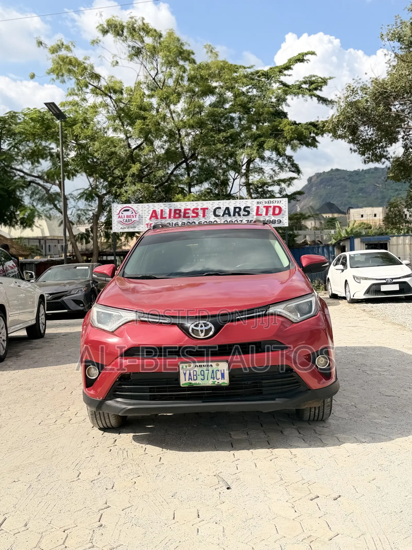 Toyota RAV4 XLE AWD (2.5L 4cyl 6A) 2016 Red