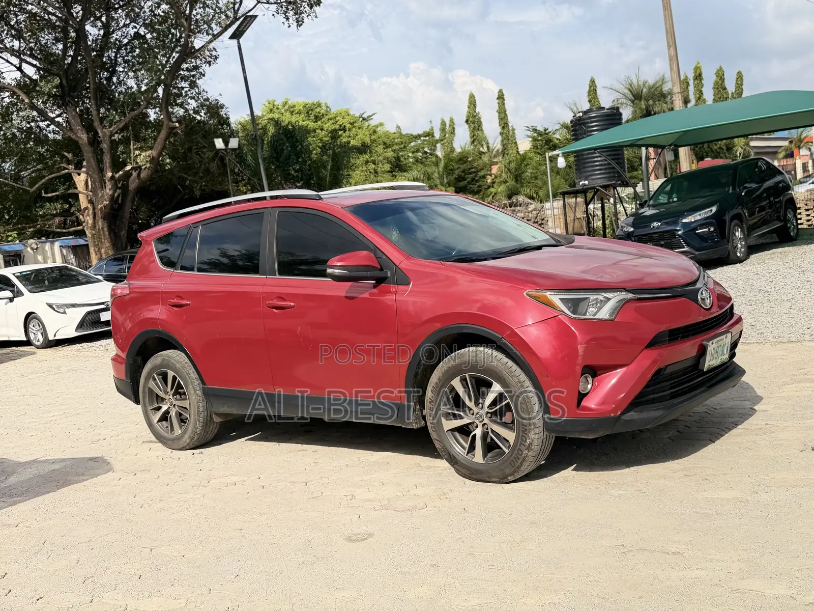 Toyota RAV4 XLE AWD (2.5L 4cyl 6A) 2016 Red