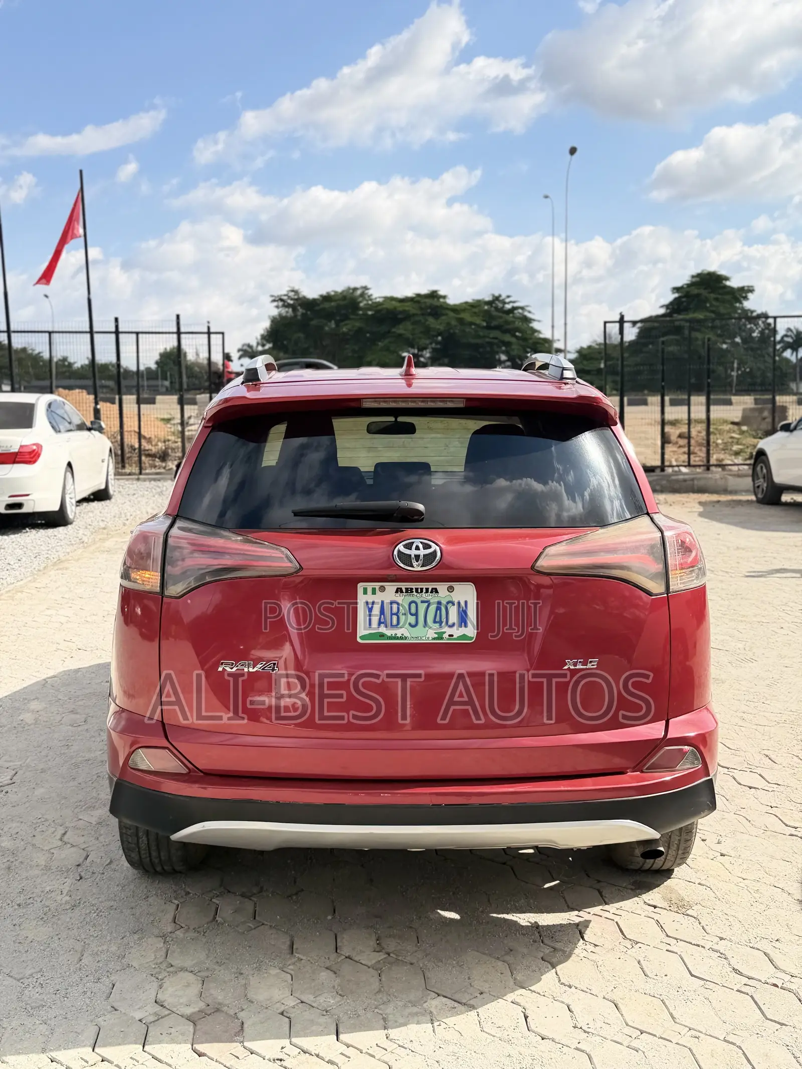 Toyota RAV4 XLE AWD (2.5L 4cyl 6A) 2016 Red