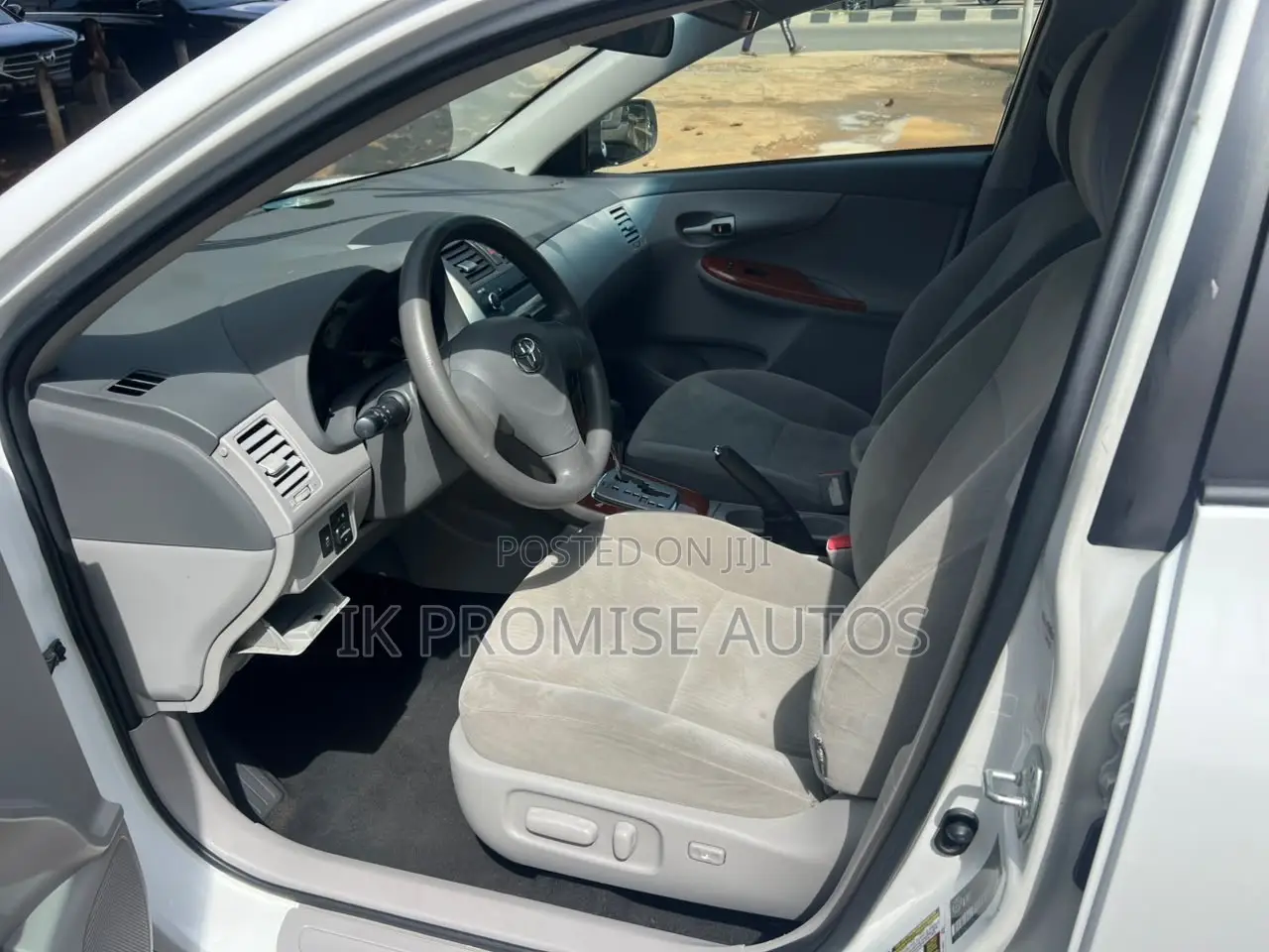 Toyota Corolla 2010 White
