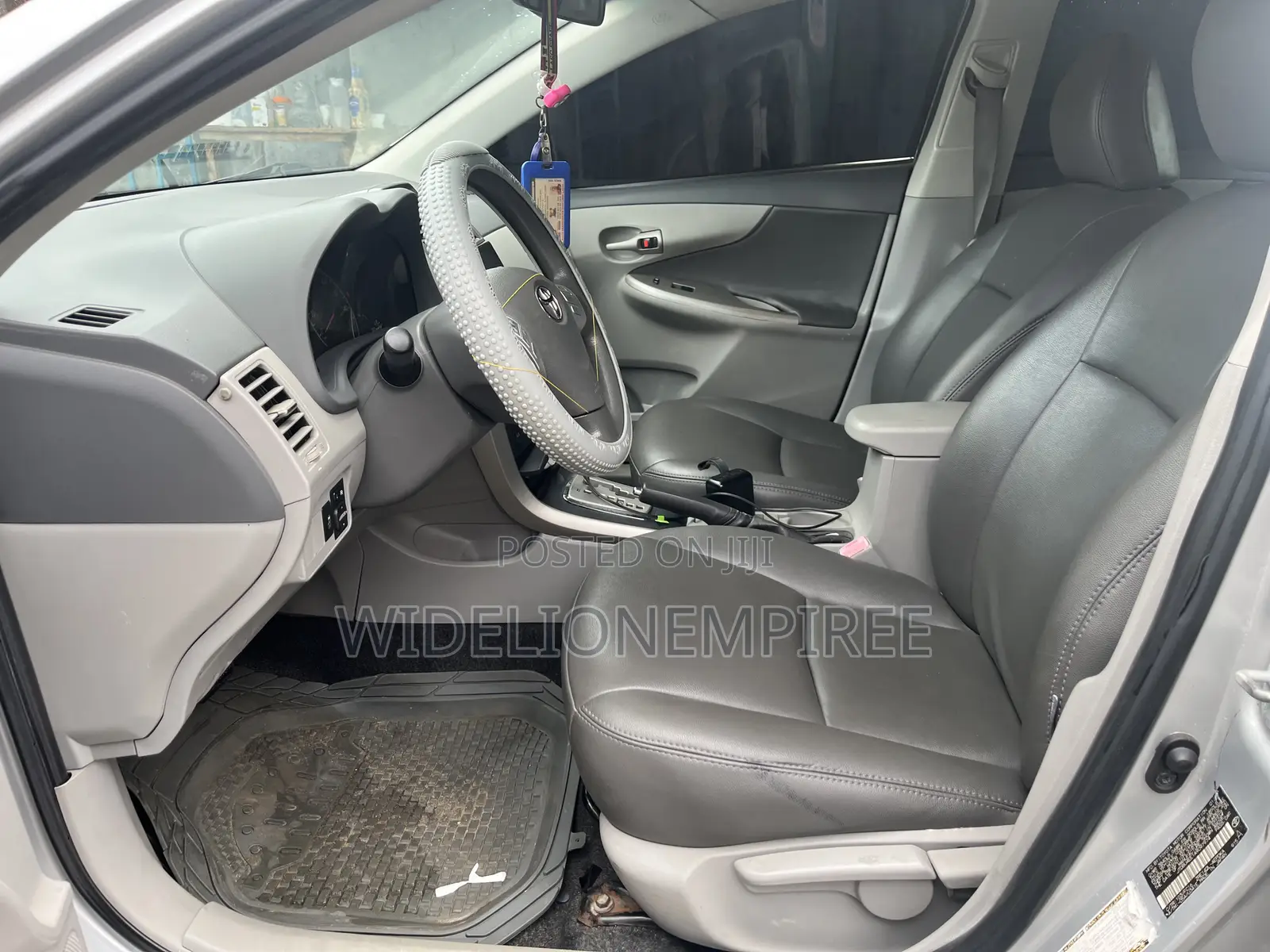 Toyota Corolla LE 4dr Sedan (1.8L 4 cyl 4A) 2009 Silver