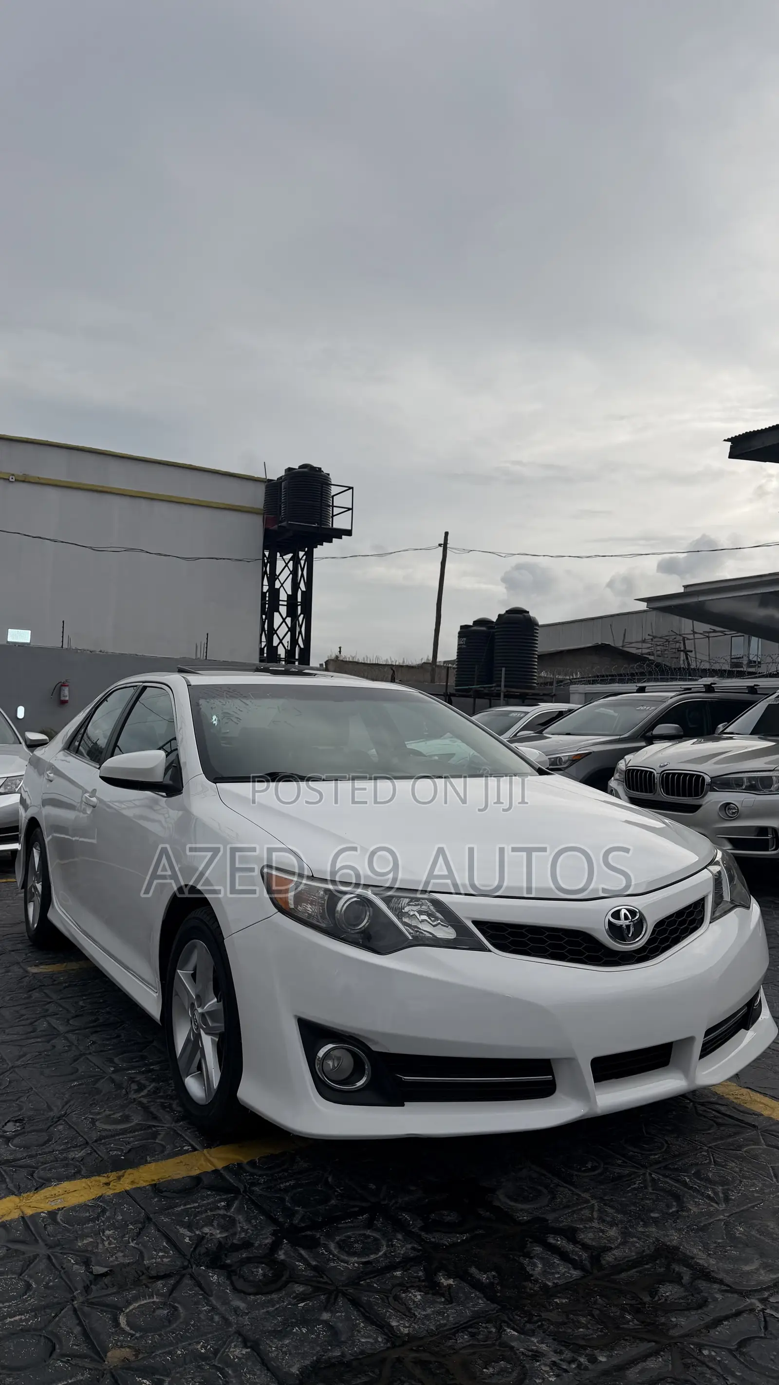 Toyota Camry SE 4dr Sedan (2.5L 4cyl 6A) 2013 White
