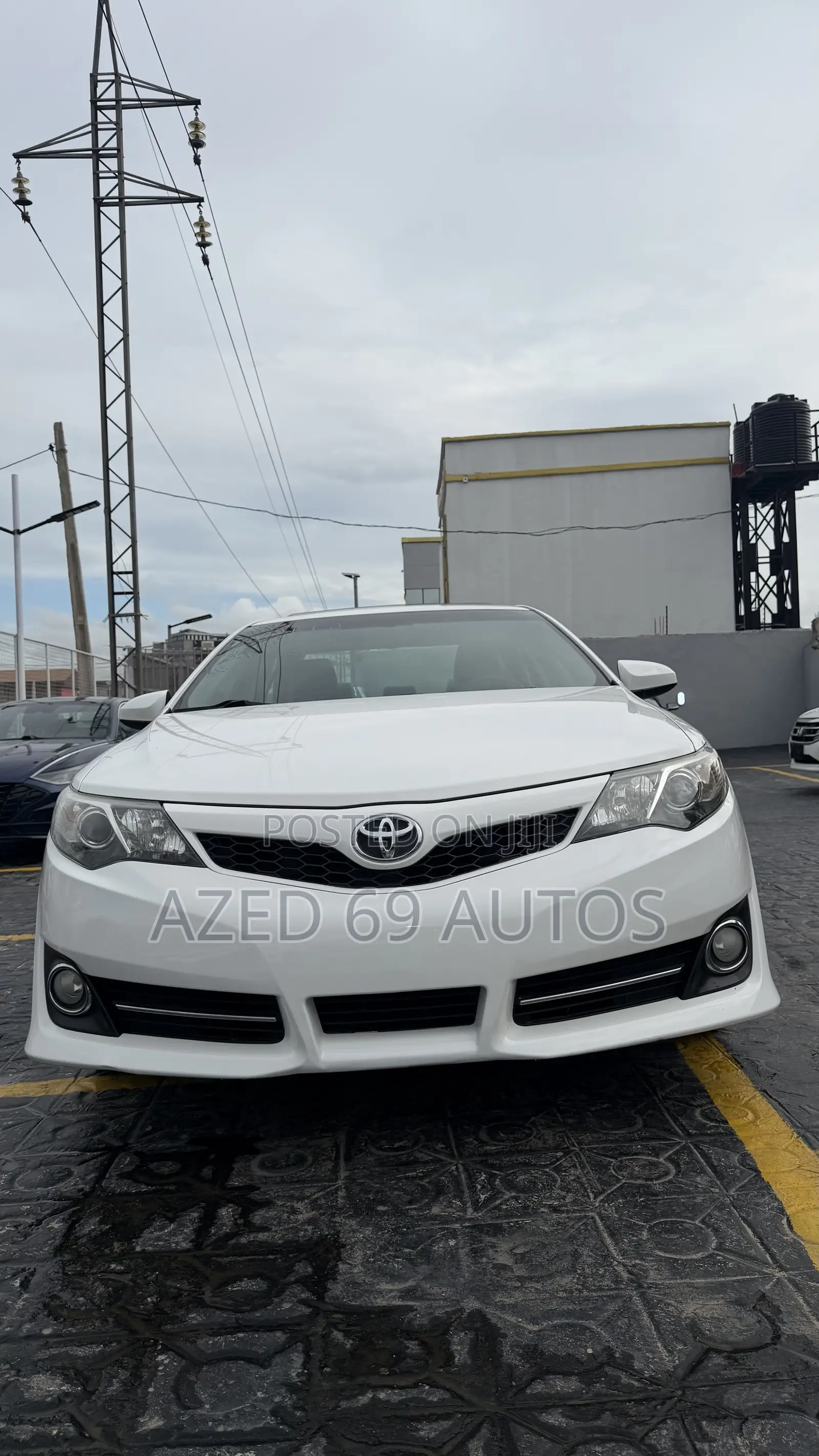 Toyota Camry SE 4dr Sedan (2.5L 4cyl 6A) 2013 White