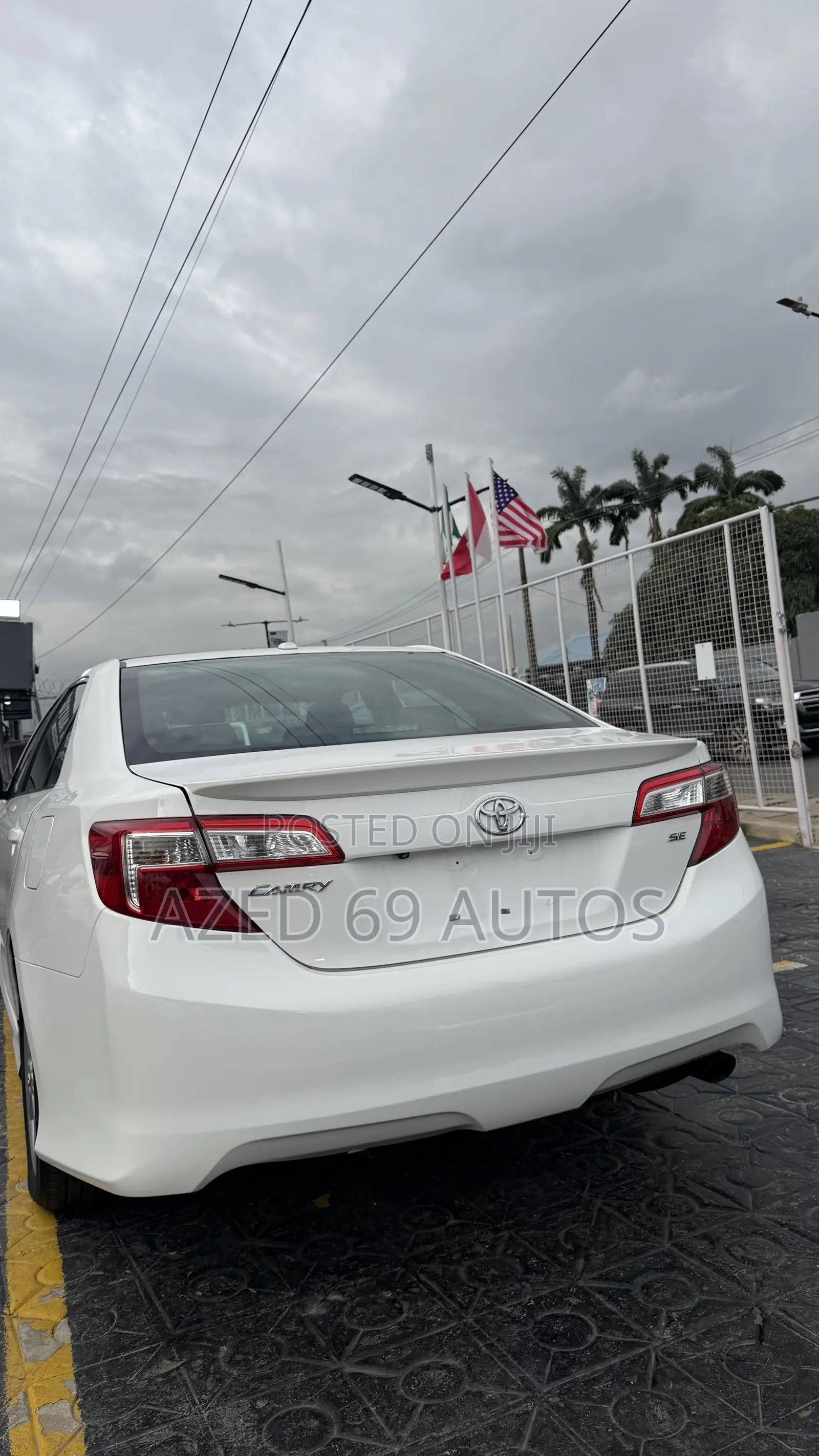 Toyota Camry SE 4dr Sedan (2.5L 4cyl 6A) 2013 White